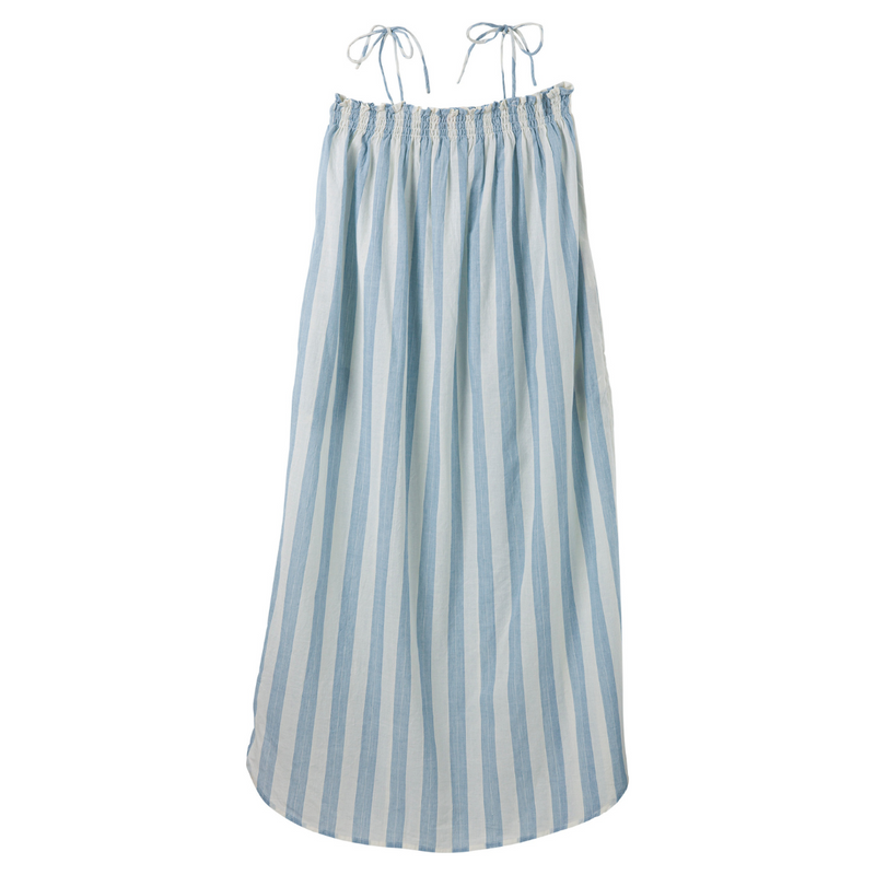 Køb Stropkjole Capri Stripe - Blue Moon | 599,00 | Fri fragt over 149 kr. | Hurtig levering | Dag til dag levering | Habiba | tidløs, klassisk, casual, økologisk bomuld, langtidsholdbar, sommerskjorte, løs skjorte, bomuldsskjorte, økologisk skjorte, økologisk, skjortekjole, lang skjorte, miljøbevidst