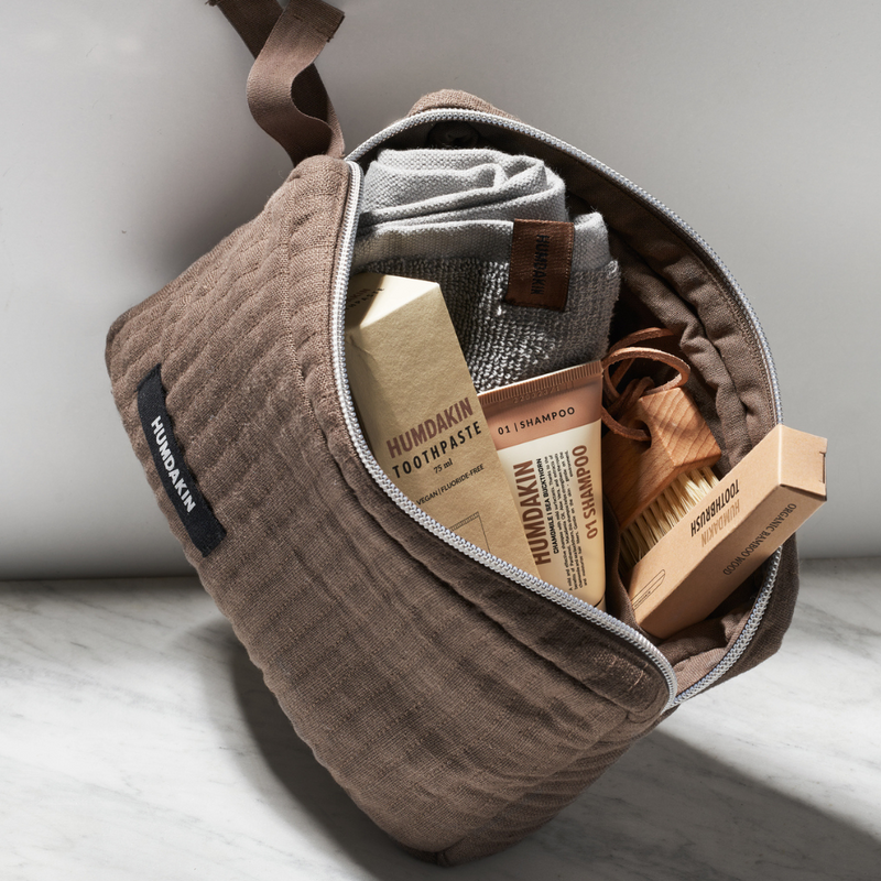 Køb Toilettaske Linen - Waldorf | fra 269,95 | Fri fragt over 149 kr. | Hurtig levering | Dag til dag levering | Humdakin | Etui, Clutch, Taske, Rejse, Toiletsager, 