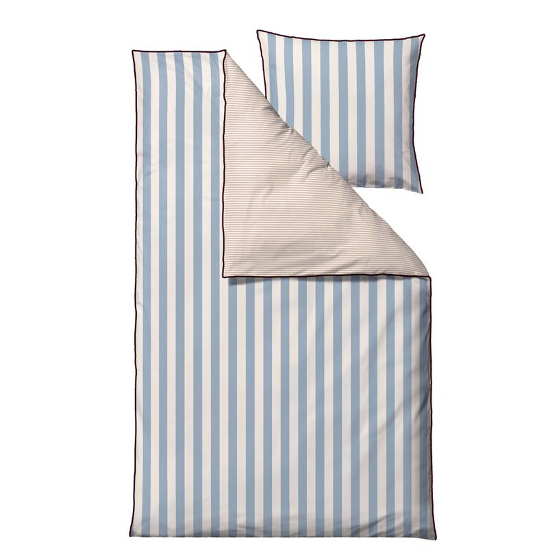 Køb Sengetøj Parallel Linen blue | fra 699,00 | Fri fragt over 149 kr. | Fri fragt over 149 kr. | Hurtig levering | Dag til dag levering | Södahl | Sengelinned, Pudebetræk, Dynebetræk, Soveværelse, Stribet, Striber, Bomuld-satinvævning, Økologisk bomuld, OEKO-TEX